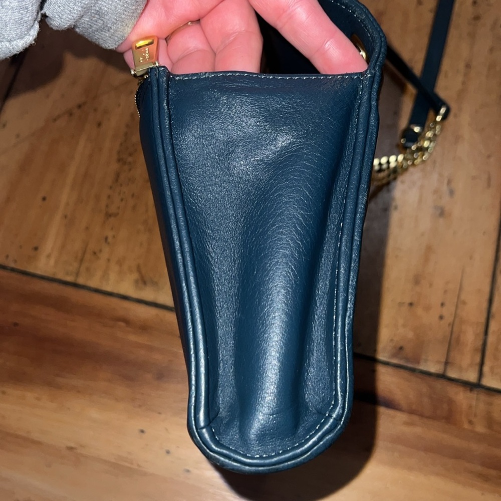 Salad Made by AW 1929 crossbody in a navy blue color - Picture 14 of 17